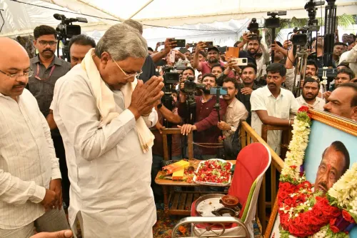 CM Siddaramaiah pays last respects to Congress veteran Venkataramappa