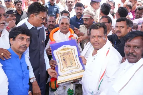 CM Siddaramaiah Visits Kanaka Bhavan in Hoovina Hadagali