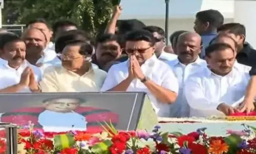 Did CM Stalin Lead DMK Tributes as Thousands Gathered at Marina for Annadurai’s 57th Death Anniversary?