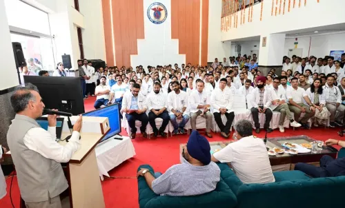 CM Sukhu Inaugurates PJNMC Hospital Block, Talks to Doctors