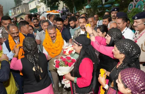 CM Sukhu moved by warm welcome in Mashobra