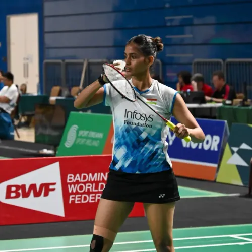 CM Vijay announces Rs. 30 lakh for para-badminton star Manisha