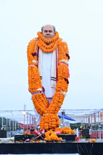 CM Vishnu Deo Sai Unveils Larang Sai Statue in Balrampur