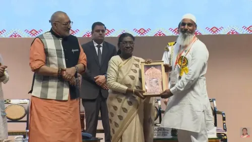 CM Yogi Congratulates Shah Muhammad Ansari on Sant Kabir Handloom Award