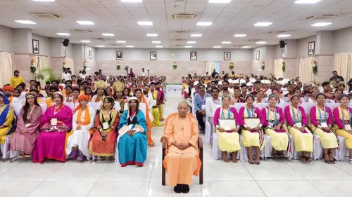 CM Yogi Honours Independence Day Cultural Performers at Lucknow Residence