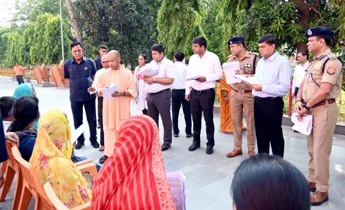 CM योगी का गोरखपुर जनता दर्शन में निर्देश: हर पात्र को मिले कल्याणकारी योजनाओं का लाभ