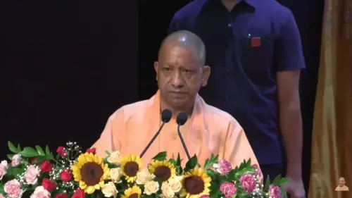 CM Yogi marks National Handloom Day, honours Modi's 2015 declaration