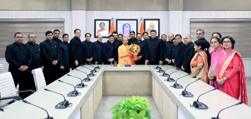 CM Yogi Meets Newly Promoted IAS Officers in Lucknow