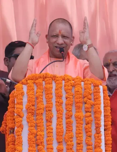 सीएम योगी ने दुर्लभ पांडुलिपियों के संरक्षण के लिए हर संभव मदद का दिया भरोसा