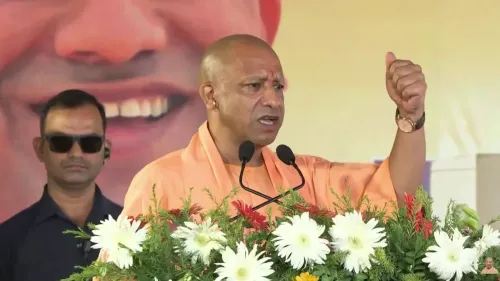 CM Yogi Pays Tribute to Soldiers, Police on Duty