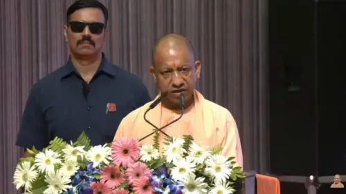 CM Yogi Pledges Health Aid to Self-Reliant Daughter