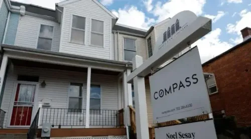 Struggling US Housing Market Impacts Retail Sector: Insights
