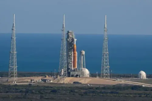 Has Cold Weather Postponed NASA's Artemis II Moon Mission to February 8?