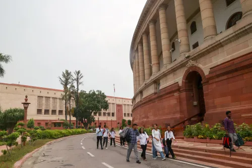 क्या संसदीय स्थायी समिति ने भारत-अमेरिका व्यापार पर समीक्षा के लिए बैठक बुलाई?