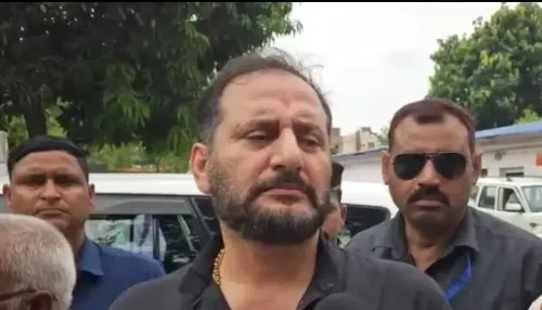 क्या कांग्रेस एक परिवार की पार्टी बन चुकी है? : नीरज कुमार सिंह