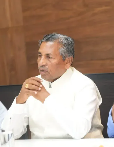 Could Parameshwara's Support Propel Muniyappa to K'taka CM?