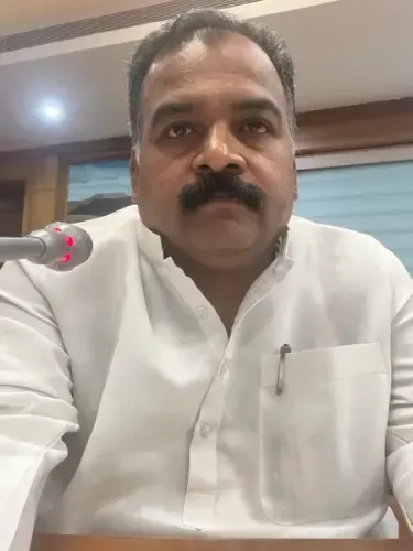 कांग्रेस सांसद ने बिहार में मतदाता सूची के विशेष गहन पुनरीक्षण पर चर्चा के लिए लोकसभा में स्थगन प्रस्ताव दिया