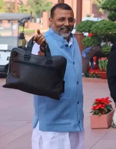 कांग्रेस संग गठबंधन पर सवाल : निशिकांत दुबे ने उद्धव को याद दिलाई 'बालासाहेब के खिलाफ रची गई साजिश'