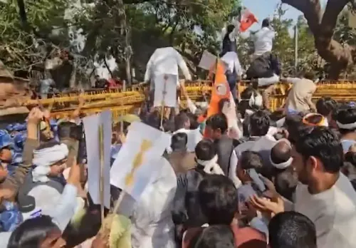 Did Congress Workers Really March to the UP Assembly Over MGNREGA Concerns?
