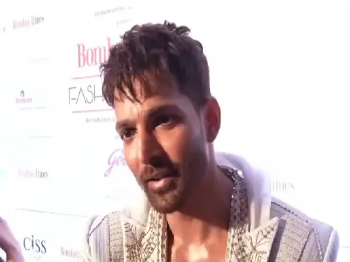 हर्षवर्धन राणे ने कोविड के बाद रैंप पर किया कमाल, निवेदिता साबू के आउटफिट में दिखे शानदार