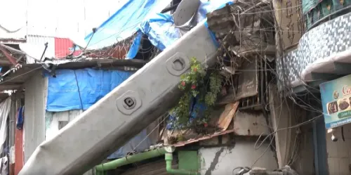 Crane collapses on two houses in Mumbai's Kurla, eight injured during eviction op