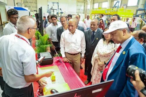 टुमकुर: रक्षा उत्पादन सचिव ने HAL में LCH असेंबली लाइन का उद्घाटन किया