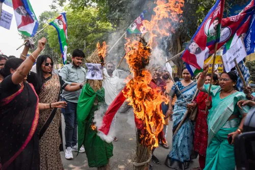 पटना: एलजेपी (राम विलास) कार्यकर्ताओं ने प्रदर्शन किया