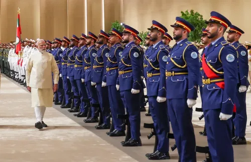 अबू धाबी में मोदी को गार्ड ऑफ ऑनर