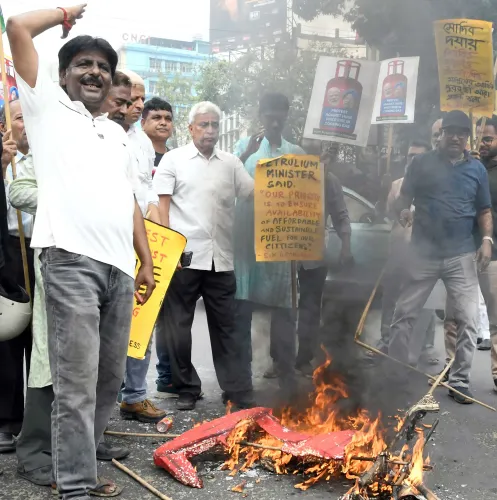 New Delhi: Congress Demonstrates Against Increase in LPG Prices