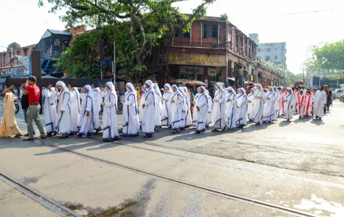 कोलकाता: नन अच्छे शुक्रवार की परेड में भाग लेती हैं