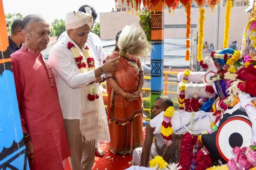Ahmedabad: CM Bhupendra Patel Performs Rituals during Jagannath Rath Yatra