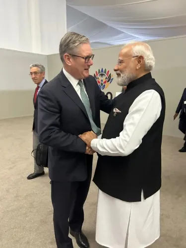 क्या प्रधानमंत्री मोदी ने दक्षिण अफ्रीका में ब्रिटेन के प्रधानमंत्री कीर स्टार्मर से मुलाकात की?