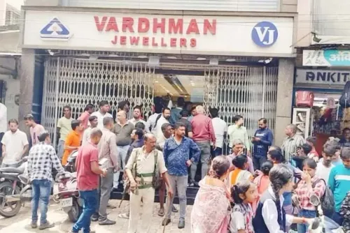 What Happened During the Daylight Robbery at a Jamshedpur Jewellery Shop?
