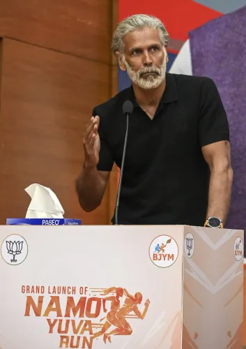 दौड़ते हुए सफाई: 'प्लॉगिंग' का नया ग्लोबल ट्रेंड जो फिटनेस और पर्यावरण को जोड़ता है