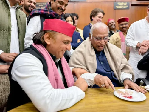 New Delhi: Politicians Celebrate Sonia Gandhi's Birthday