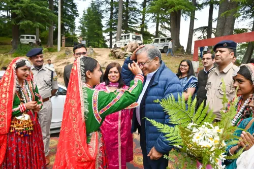 ज्ञानेश कुमार ने खज्जियार मतदान केंद्र का किया दौरा