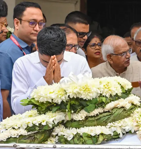 कोलकाता: अभिषेक बनर्जी ने मुखुल रॉय को अंतिम विदाई दी