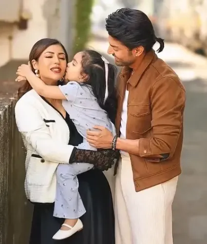 Debinna Bonnerjee emphasises on teaching kids by ‘letting them watch’ & observe 