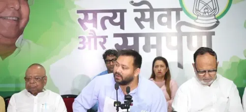 डेहरी ईओ हत्याकांड: तेजस्वी यादव ने बिहार सरकार पर लगाए गंभीर आरोप, निष्पक्ष जांच और पीड़ित परिवार को सुरक्षा की मांग
