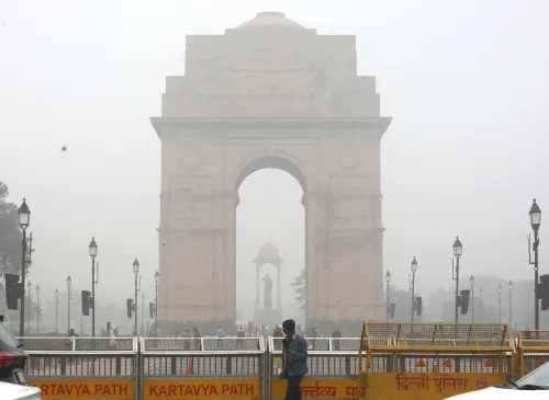 Is Delhi's Air Pollution Approaching Severe Levels Amid Fog and Cold?