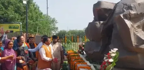 Delhi BJP chief Harsh Malhotra honours Birsa Munda on death anniversary
