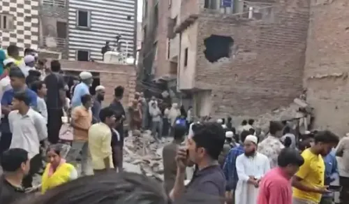 Delhi Building Collapse: Family of Seven Among 11 Fatalities