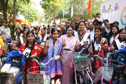 Delhi's CM Rekha Gupta Empowers 1,000 Girls with Bicycles Through 'Vidya Vahini'