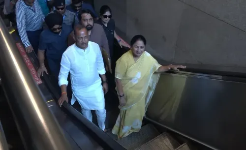 'मेट्रो मंडे' की शुरुआत: CM रेखा गुप्ता मेट्रो से पहुंचीं दिल्ली सचिवालय, प्रदूषण-जाम से मुक्ति का आह्वान