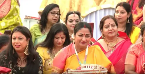 Did Delhi CM Rekha Gupta Join Karwa Chauth Celebrations with Local Women?