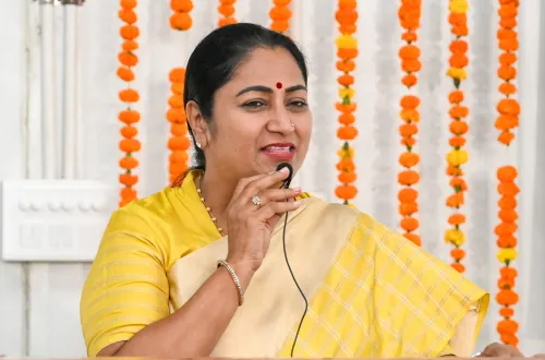 Did Delhi CM Rekha Gupta Join the 'Swasth Nari, Sashakt Parivar' Campaign at AIIMS?