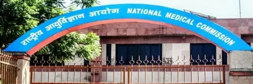 क्या दिल्ली धमाके से जुड़े तीन डॉक्टरों का लाइसेंस रद्द किया गया?