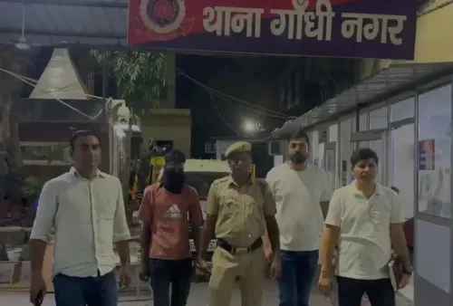 गांधी नगर हत्याकांड: आरोपी अरवाज़ गिरफ्तार, कैंची से की थी कृष्ण कुमार की हत्या
