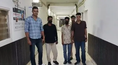 दिल्ली: जीटीबी एन्क्लेव स्नैचिंग मामले में 24 घंटे में दो गिरफ्तार, चोरी की बाइक बरामद
