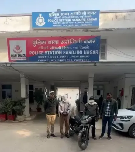 क्या दिल्ली में ज्वेलरी चमकाने के झांसे में लोग फंस रहे हैं?